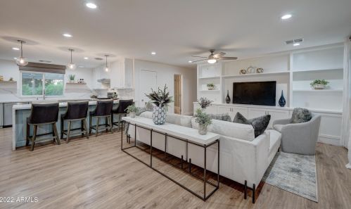 7814 11th Ave, Phoenix AZ  85021-7113 exterior