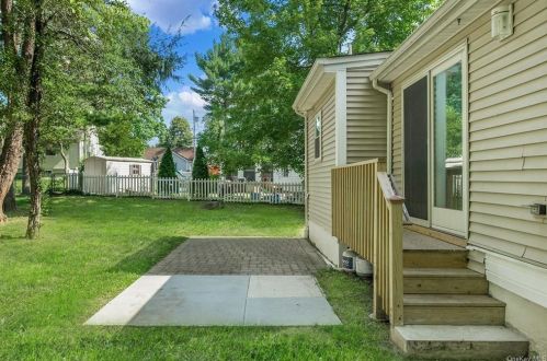 50 Abingdon Ln, Scarsdale NY  10583-6649 exterior