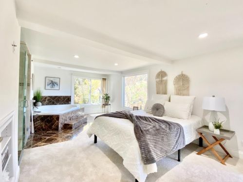 523 Lake Blvd, Redwood City, CA 94062-3315