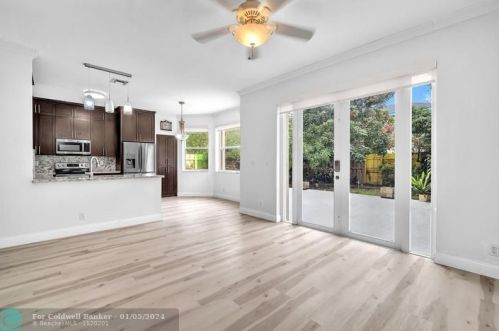 15032 20th St, Hollywood FL  33027-4363 exterior