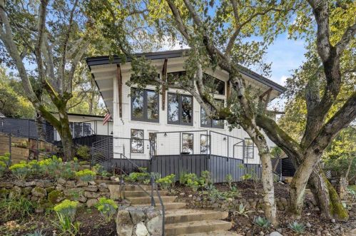 622 Park Rd, Redwood City, CA 94062-3327
