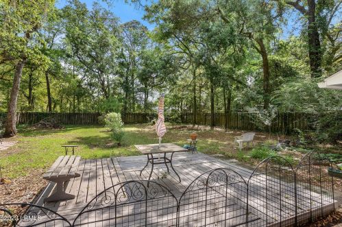 20 Calico Ct, Beaufort SC  29906-8900 exterior