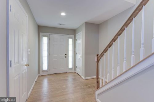 2432 Clover Field Cir, Herndon VA  20171-4325 exterior