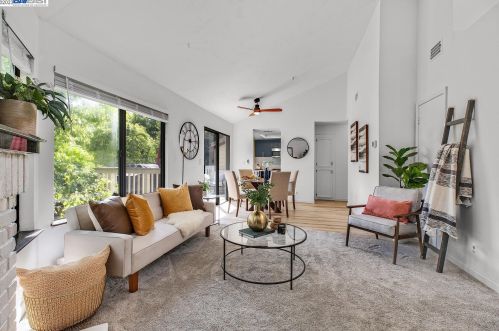 3308 Smoketree Commons Dr, Pleasanton CA  94566-7959 exterior