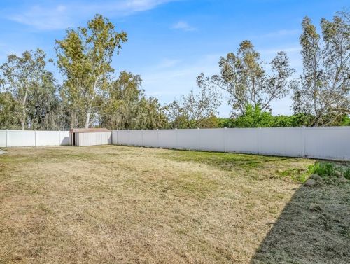 855 Mount Whitney Ave, Laton CA  93242-9724 exterior