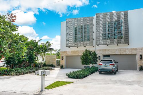 724 Lake Ave, Delray Beach FL  33483-5928 exterior