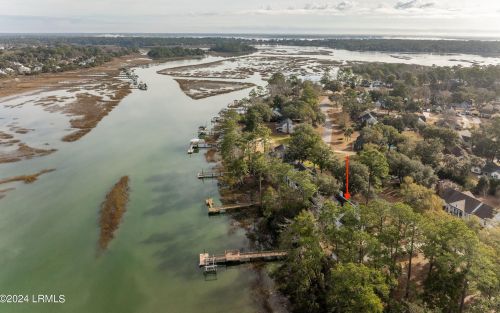 1089 Otter Cir, Beaufort SC  29902-5861 exterior