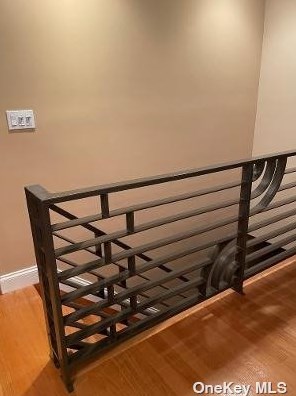 272 Knollwood Ln, Seaford NY  11783-1025 exterior