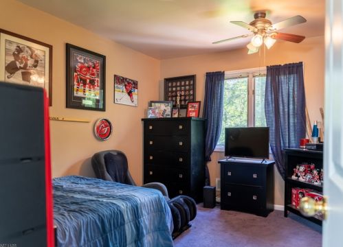 284 Wooley Rd, West Milford Lakes NJ  07480-1006 exterior