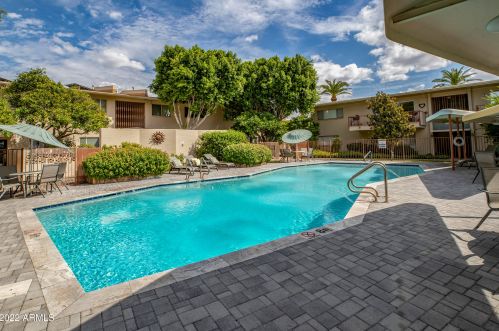 500 Clarendon Ave, Phoenix AZ  85013-3412 exterior