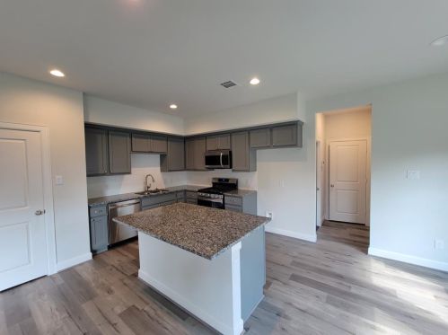 1616 Ladelle St, Dinsmore TX  77488-3428 exterior