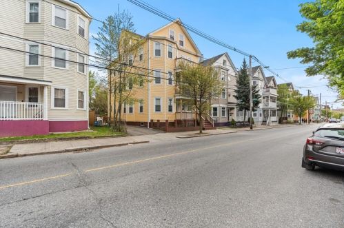366 Orms St, Providence, RI 02908-4918