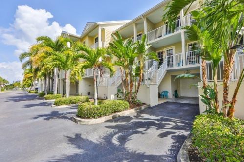 547 Bahia Beach Blvd, Ruskin, FL 33570-3023
