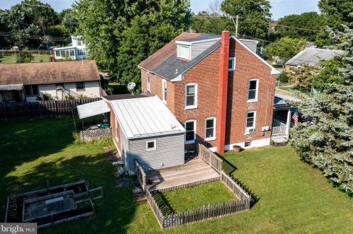 321 Howard St, Pottstown PA 19464-6701 exterior