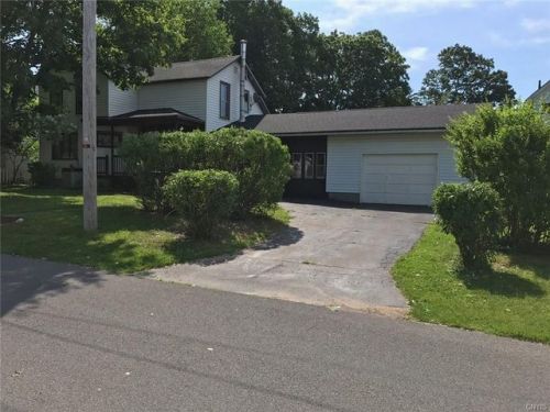 608 State St, Fulton, NY 13069-2631