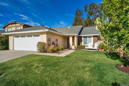 27565 Camomile Ln, Santa Clarita, CA 91350-1604
