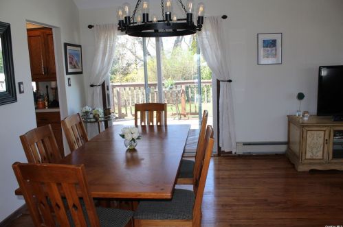 1212 Sylvia Rd, Seaford NY  11783-1537 exterior