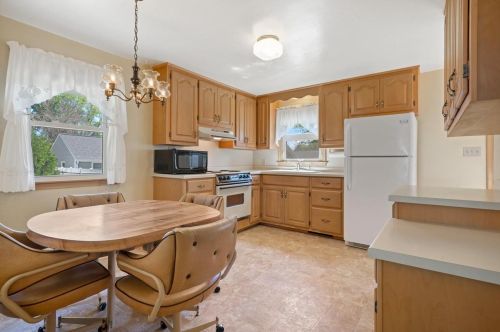 908 Thrush St, Green Bay WI  54303-4332 exterior