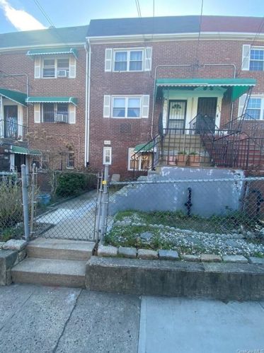 4247 Gunther Ave, Bronx, NY 10466-2007