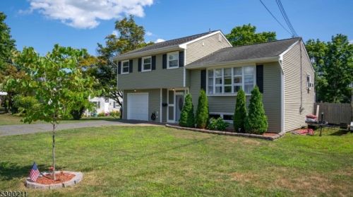 251 Warren St, Washington, NJ 07882-1242