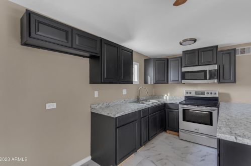 43 Elwood St, Phoenix AZ  85040-1025 exterior