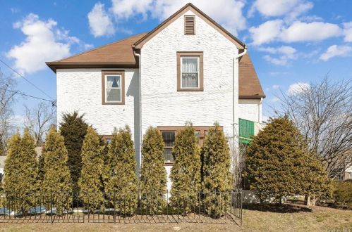 390 Lexington Ave, White Plains NY  10606-2501 exterior