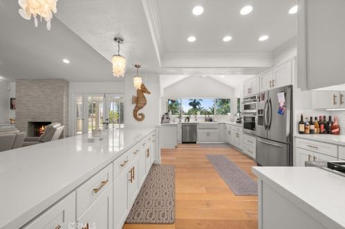 360 Paxton Ct, Upland CA 91784-1373 exterior