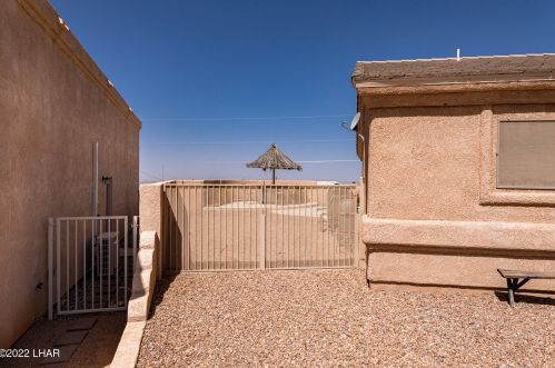 879 Window Rock Plz, Lake Havasu City AZ  86406-7374 exterior