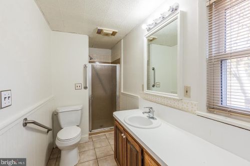 130 Delp Rd, Lancaster PA  17601-3906 exterior
