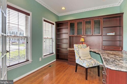 14286 Chalfont Dr, Haymarket VA  20169-2632 exterior