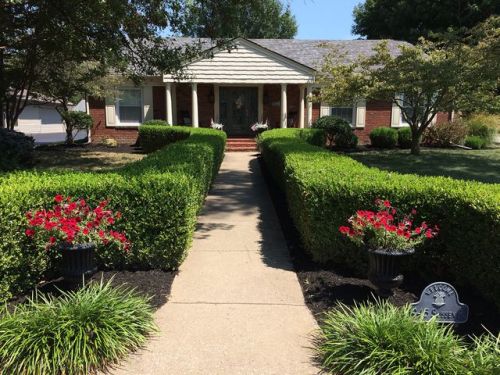 1945 Sussex Pl, Owensboro, KY 42301-4346