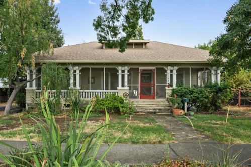107 Edwards St, Winters, CA 95694-1913