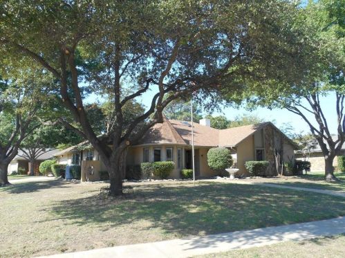 410 Christine Ct, Euless TX  76039-2011 exterior
