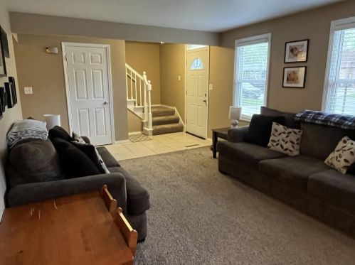 484 Tyrolian Dr, Green Bay, WI 54302-5143