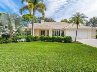 8215 Shadow Pine Way, Sarasota, FL 34238-5619