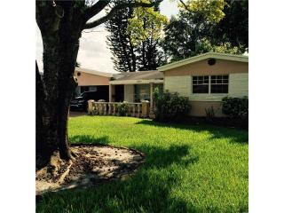 2031 Alcazar Dr, Hollywood, FL 33023-2634