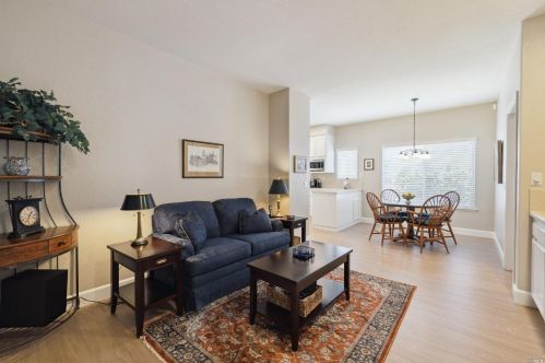 6729 Fairfield Dr, Santa Rosa CA  95409-6008 exterior