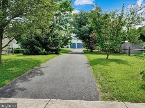 20 Buckingham Dr, Red Lion, PA 17356-8281