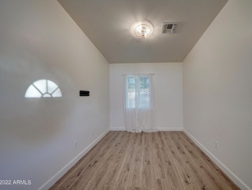 7814 11th Ave, Phoenix AZ  85021-7113 exterior