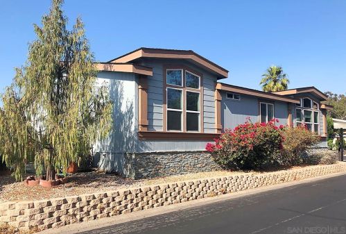 3302 Don Tomaso Dr, Carlsbad CA  92010-3951 exterior