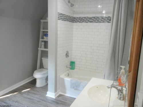 979 Union Valley Rd, West Milford Lakes NJ  07480-1200 exterior