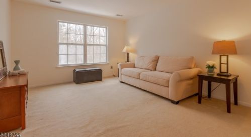 18 Springholm Dr, Berkeley Heights NJ  07922-2721 exterior