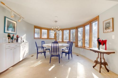 139 Wyneding Hill Rd, Manchester CT  06040-6608 exterior