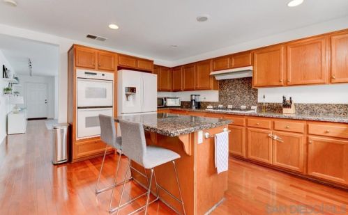 4307 Meadow Spring Way, Oceanside CA  92057-6536 exterior