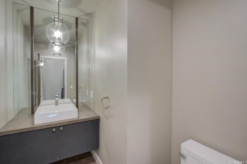 4809 Carpenter Ave, North Hollywood CA  91607-3204 exterior
