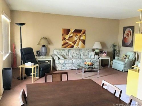 244 Wellington H, West Palm Beach, FL 33417-2571