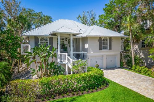381 Leatherfern Ln, Marco Island, FL 34145-1863