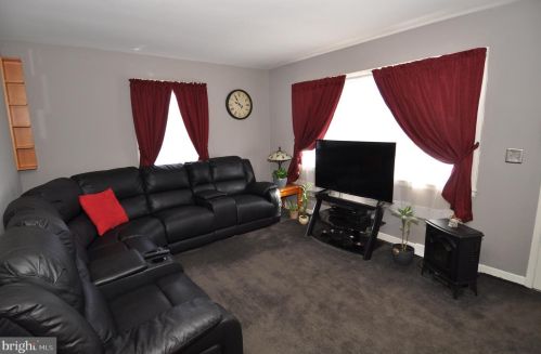 1 Overlook Ct, Trenton, NJ 08610-6053