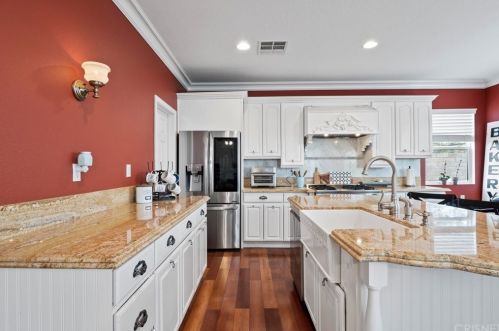 28423 Connick Pl, Santa Clarita CA  91350-1991 exterior