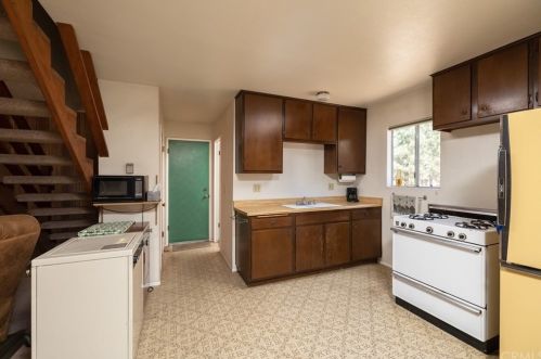 236 Whipple Dr, Big Bear City CA  92314-9163 exterior